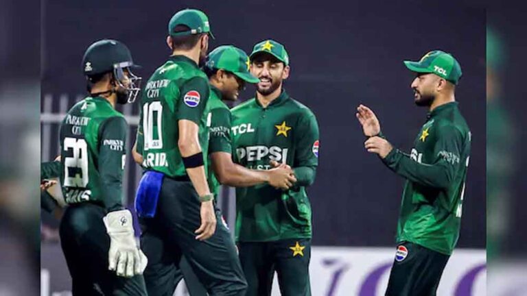 टी20 WC में पाकिस्तान के खिलाड़ी काली पट्टी में मैदान में उतरेंगे, PCB ने किया नया ऐलान