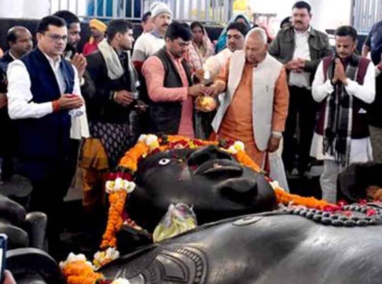 उप मुख्यमंत्री ने भैरवनाथ मंदिर में की पूजा-अर्चना