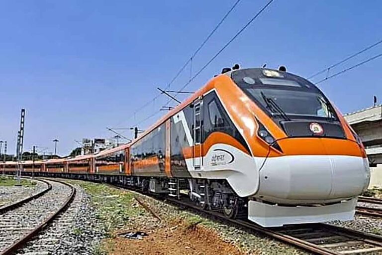 PM मोदी 17 जनवरी को करेंगे पहली वंदे भारत स्लीपर ट्रेन का उद्घाटन, 6 नई अमृत भारत एक्सप्रेस की भी सौगात