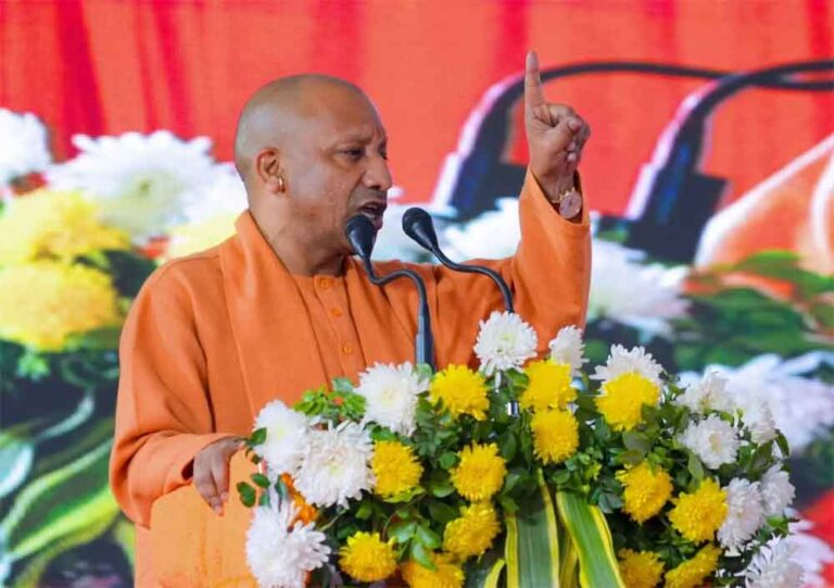 सीएम योगी बोले– खेल से निखरती है प्रतिभा, युवाओं को आगे बढ़ाने की अपील