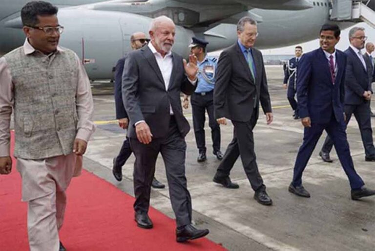 एआई समिट में भाग लेने दिल्ली पहुंचे ब्राजील के राष्ट्रपति, विदेश राज्य मंत्री ने किया औपचारिक स्वागत