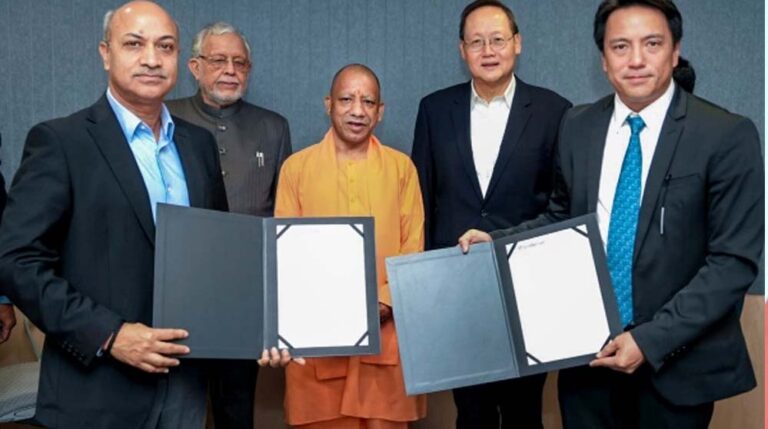 टोक्यो में आयोजित निवेश रोड शो में मुख्यमंत्री योगी आदित्यनाथ ने जापान के उद्यमियों को दिया यूपी में निवेश का न्योता