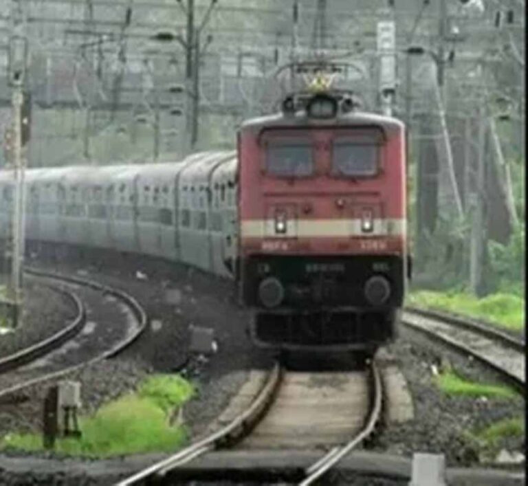 उत्तर भारत की ट्रेनों का बदला रूट, ऑटोमेटिक सिग्नलिंग कार्य के कारण संचालन प्रभावित