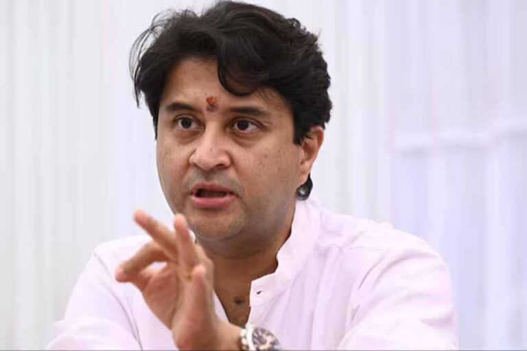 राइजिंग भारत समिट 2026: मोबाइल और टेक अब लग्जरी नहीं, बोले Jyotiraditya Scindia