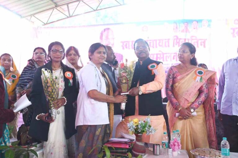 रामानुजगंज-बलरामपुर में स्वस्थ पंचायत मितानिन सम्मेलन, कृषि मंत्री नेताम हुए शामिल