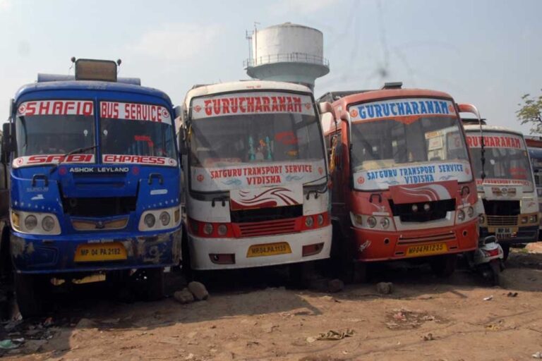 2 मार्च से MP में निजी बस ऑपरेटरों की अनिश्चितकालीन हड़ताल, 1.5 लाख यात्रियों के प्रभावित होने का खतरा
