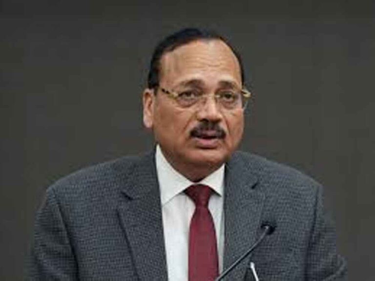 SIR याचिका पर भड़के CJI सूर्यकांत: क्या हम तय करेंगे माता-पिता कौन हैं?