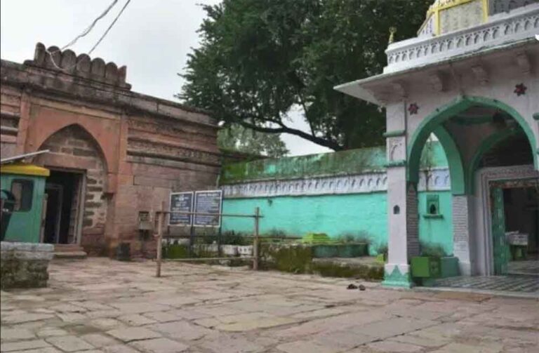 कमाल मौला मस्जिद विवाद: हिंदू प्रतीकों पर उठा सवाल, मुस्लिम पक्ष ने दी ये सफाई