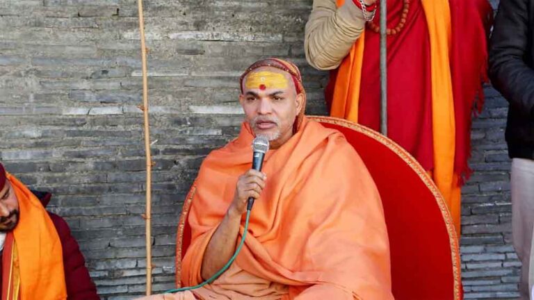 कोर्ट की रिमांड के साथ कार्रवाई, शंकराचार्य अविमुक्तेश्वानंद पर गंभीर आरोप में केस दर्ज