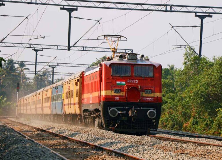 होली की तैयारी: मालदा मंडल ने मांगी 6 अतिरिक्त ट्रेनें, सुपरफास्ट ट्रेनों में लंबी वेटिंग