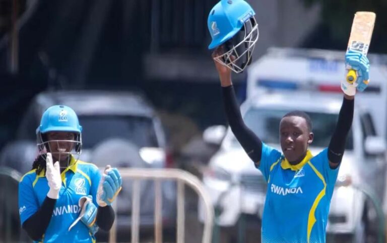 15 साल की क्रिकेटर ने T20I डेब्यू पर जड़ा शतक, बना वर्ल्ड रिकॉर्ड