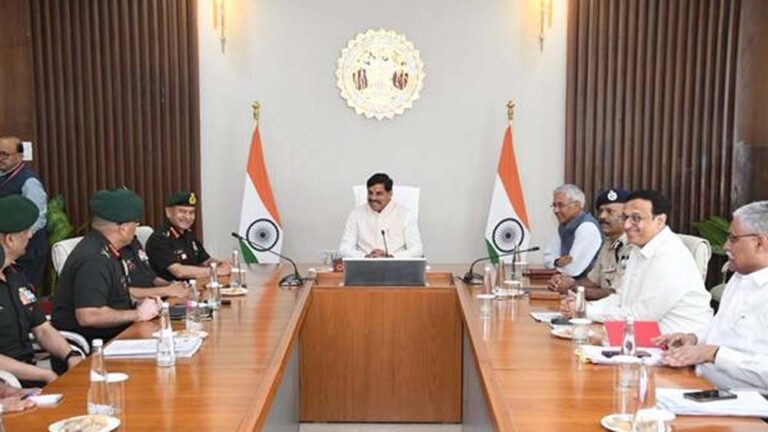 प्रदेशवासियों को सेना की समृद्ध विरासत से परिचित कराना जरूरी, युवाओं को सेना में शामिल होने के लिए प्रेरित करें:CM यादव