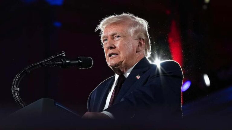 ट्रंप ने घोषित की नेशनल इमरजेंसी, अमेरिका के एयरपोर्ट पर मचा हड़कंप, जानें क्यों लिया ये फैसला