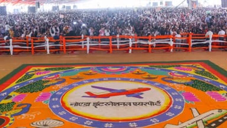 जेवर की गलियों में गूंजा मुख्यमंत्री योगी आदित्यनाथ पर लिखा गया गीत