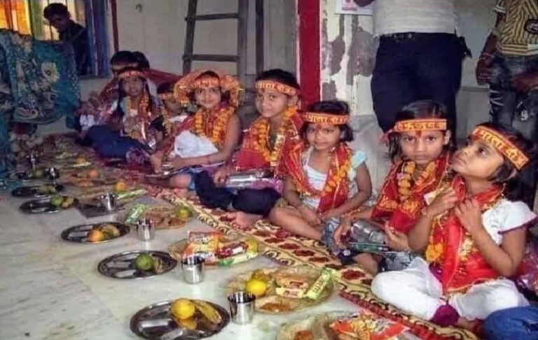 कन्या पूजन में क्या दें दान? माता रानी को प्रसन्न करने वाली शुभ चीजों की पूरी लिस्ट