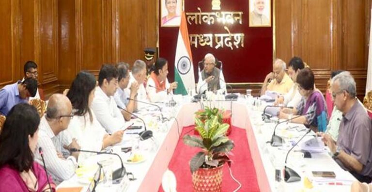 रोगियों के उपचार प्रयासों में सेवा भाव प्रमुख: राज्यपाल पटेल