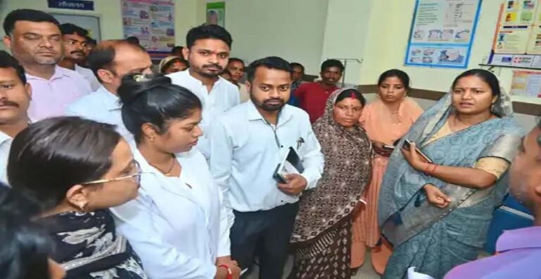 सूरजपुर में इलाज में लापरवाही पर भड़कीं लक्ष्मी राजवाड़े: गर्भस्थ शिशु की मौत के बाद भी इलाज न मिलने पर जताई नाराजगी