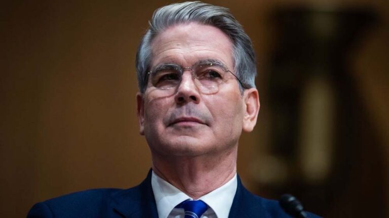 अचानक ट्रंप के मंत्री के बदले सुर, भारत पर हाई टैरिफ को पहले सही माना था, अब बोले ये