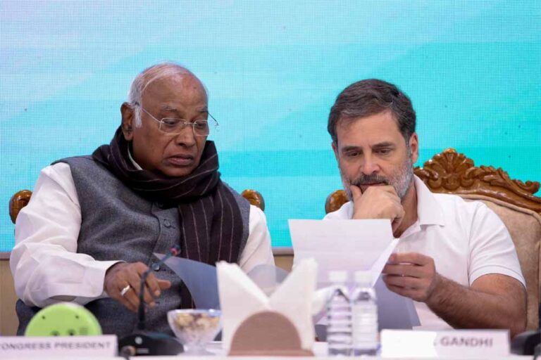 असम में कांग्रेस का बड़ा दांव: छह दलों से गठबंधन, BJP की बढ़ी मुश्किलें