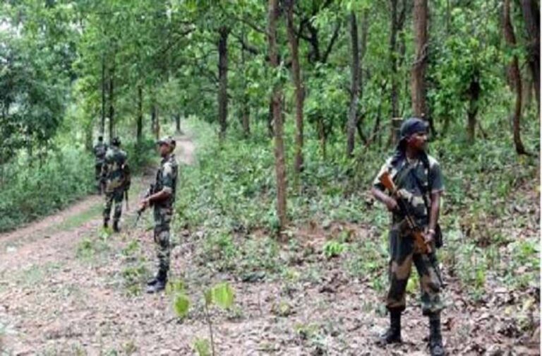 माओवाद से मुक्ति की उलटी गिनती शुरू, देवजी से समर्पण से बिखरा संगठन