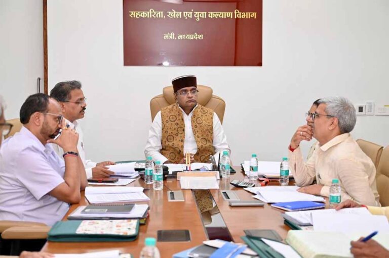 बीज संघ हाइब्रिड बीजों का उत्पादन कर किसानों को बाजार से आधी कीमत पर उपलब्ध कराएगा : मंत्री सारंग