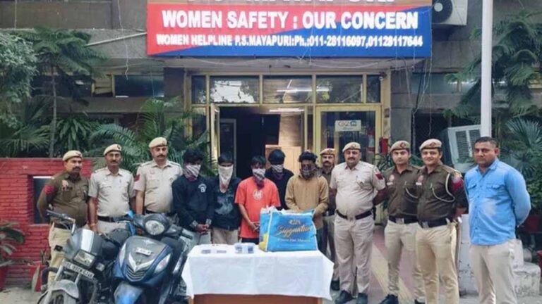 दिल्ली के मायापुरी में लूटपाट गिरोह का भंडाफोड़, पांच शातिर बदमाश गिरफ्तार