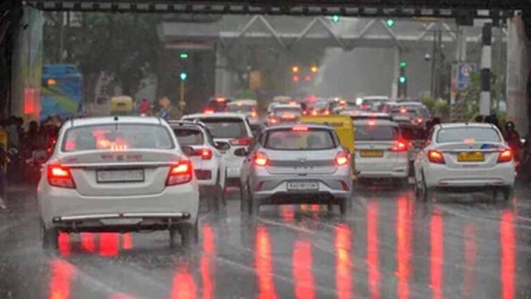 दिल्ली-NCR में मौसम का यू-टर्न: धूल भरी आंधी के साथ बारिश, आगे भी जारी रहेगी आंखमिचौली