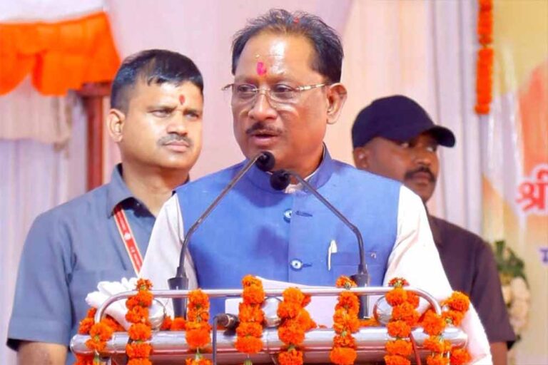 बस्तर में विश्वास की जीत : दण्डकारण्य में 25 माओवादी कैडरों की मुख्यधारा में वापसी