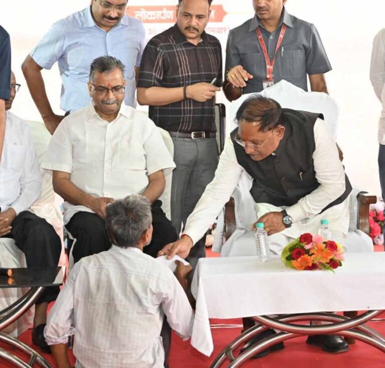 संवेदनशील नेतृत्व की मिसाल: मुख्यमंत्री साय ने दिव्यांग चंदूलाल की सुनी पुकार, मिनटों में मिला समाधान