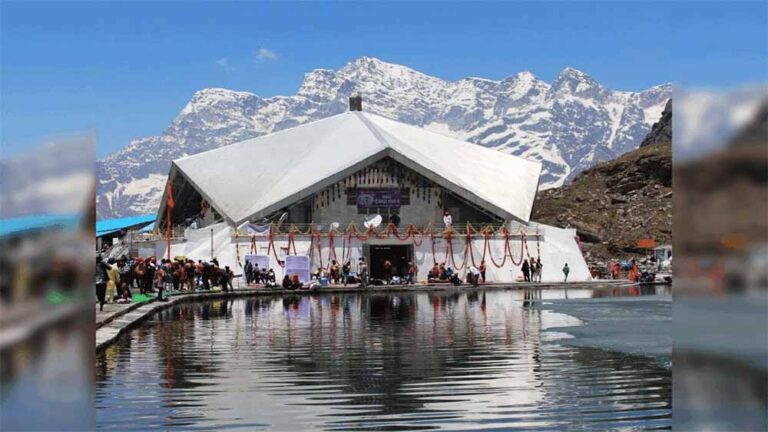 हेमकुंड साहिब के कपाट 23 मई को खुलेंगे, मंदिर परिसर में 5 फीट तक जमी बर्फ