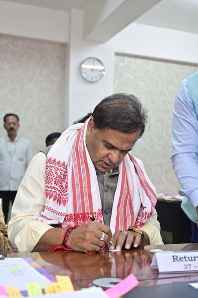 असम चुनाव: Himanta Biswa Sarma ने भरा नामांकन, 7वीं बार आजमा रहे किस्मत