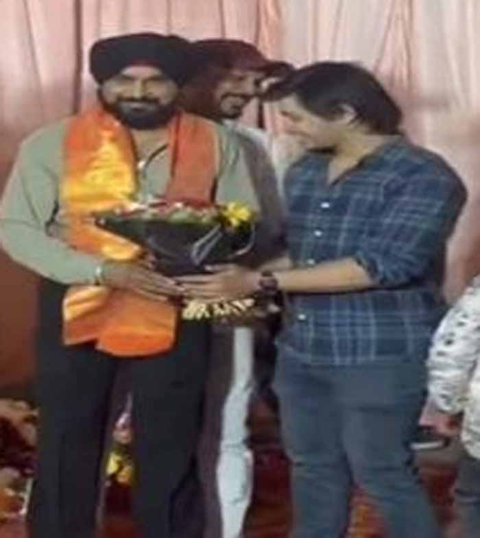 इंदौर: जन्मदिन पर अपराधियों से गुलदस्ता लेना पड़ा भारी, हेड कॉन्स्टेबल जीतू सरदार सस्पेंड