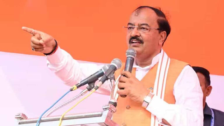 2027 चुनाव की तैयारी: प्रयागराज रैली में केशव प्रसाद मौर्य का विपक्ष पर हमला, बोले- साइकिल को पंचर करना है