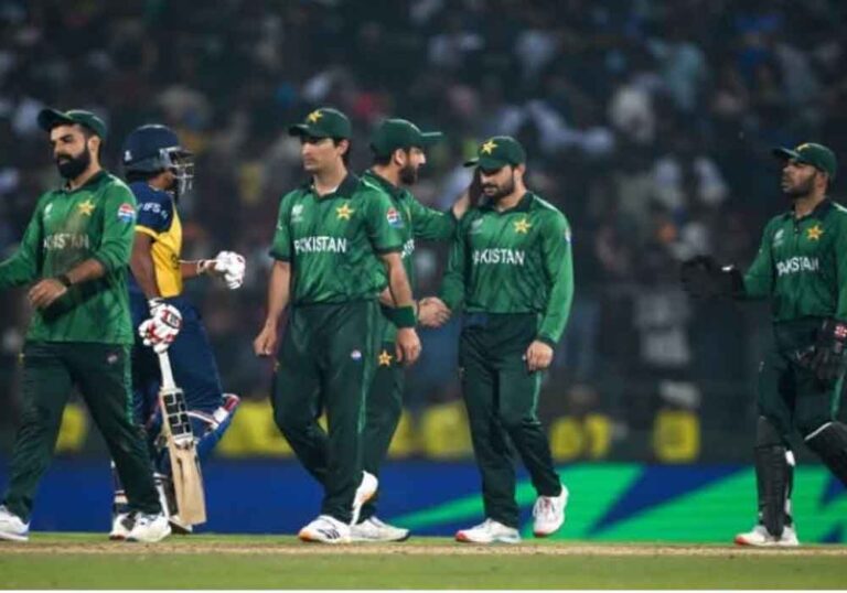 पाकिस्तान क्रिकेट में महासंग्राम, वनडे टीम से बाबर आजम और फखर जमान हुए बाहर