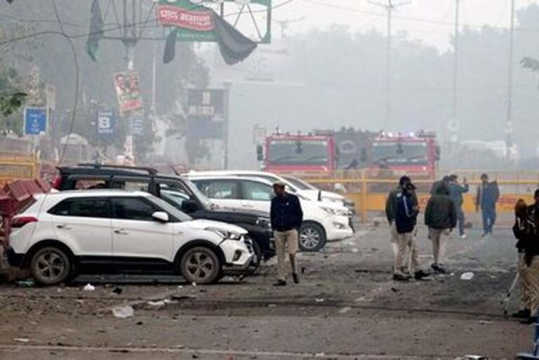 जम्मू-कश्मीर में रेड फोर्ट ब्लास्ट से जुड़े तार, कारोबारी के घर NIA की बड़ी रेड