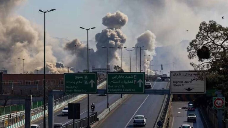 ईरान सीमा पार करने से पहले भारतीय दूतावास की सख्त चेतावनी, कहा– पहले हमसे संपर्क करें