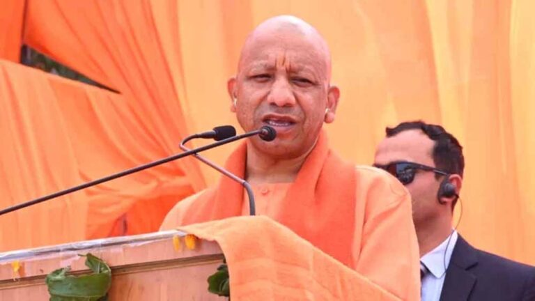 सीएम योगी ने दी डिजिटल, सशक्त और आधुनिक आंगनवाड़ी व्यवस्था की सौगात