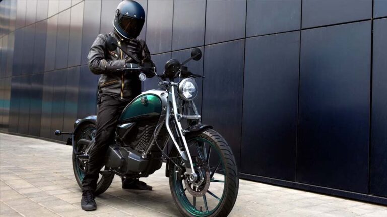 भारत में लॉन्च हुई Royal Enfield Flying Flea C6 इलेक्ट्रिक मोटरसाइकिल, जानें कीमत और रेंज