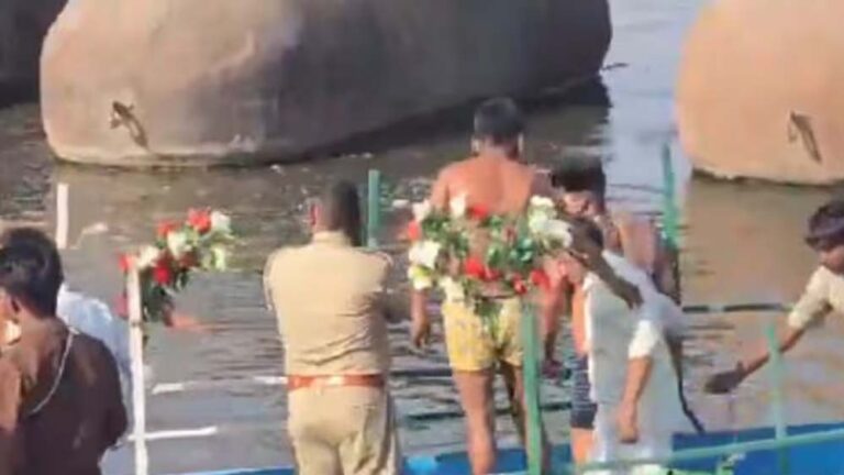 वृंदावन: यमुना नदी में नाव पलटी, 6 श्रद्धालुओं की मौत, कई लापता; CM योगी ने लिया हादसे का संज्ञान, दिए त्वरित रेस्क्यू के निर्देश