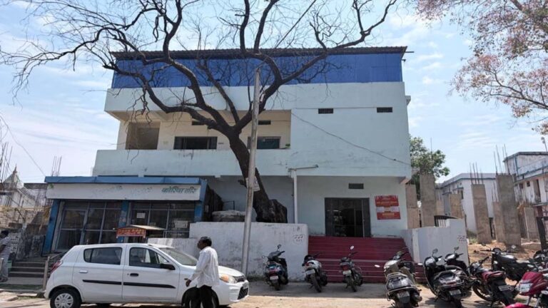 आदेश या मज़ाक? कलेक्टर के फरमान की खुली धज्जियां, सिस्टम पर उठे गंभीर सवाल