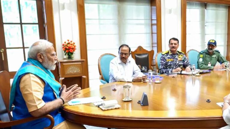 बिहार में सीएम और नई सरकार का फैसला दिल्ली में, बीजेपी की बैठक में आज क्या होगी चर्चा?