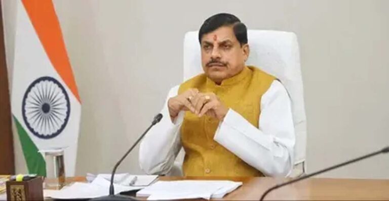 इस्तीफा दे पूरी प्रदेश कांग्रेस… वंदे मातरम के अपमान पर भड़के CM यादव