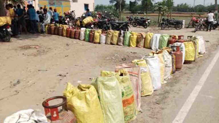 गैस किल्लत, गाजियाबाद में 400 रुपये किलो तक पहुंची एलपीजी और पलायन को मजबूर श्रमिक