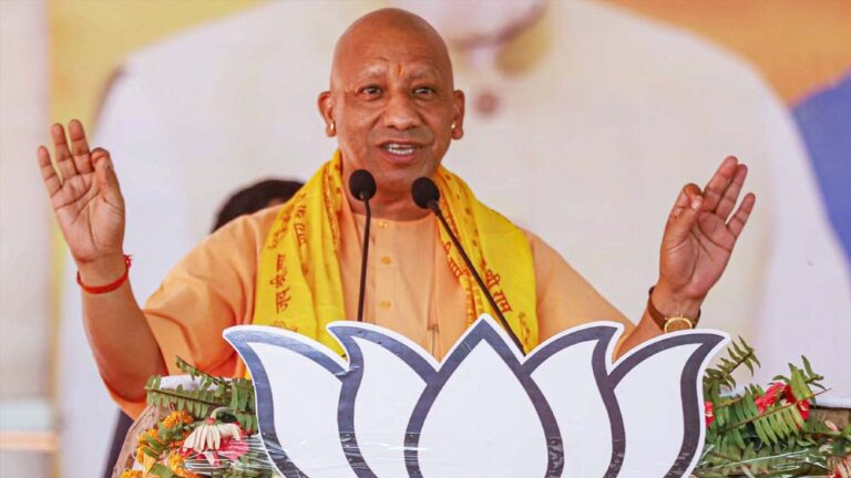 भाजपा सरकार आई तो बंगाल की सड़कों पर माफिया और मौलानाओं के खिलाफ झाड़ू लगाएंगे: सीएम योगी