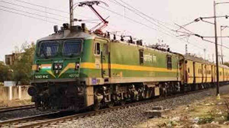 रेलवे की ‘समर स्पेशल’ तैयार,गर्मियों में यात्रियों को मिलेगी राहत, चलेंगी हॉलिडे स्पेशल ट्रेनें और जुड़ेंगे एक्स्ट्रा कोच