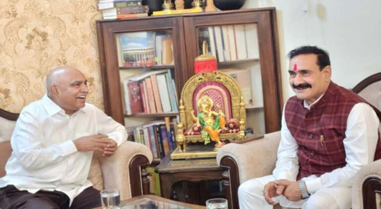 दतिया उपचुनाव पर बढ़ी सरगर्मी, हाईकोर्ट में सुनवाई 15 अप्रैल तक टली, BJP नेताओं की बंद कमरे में बैठक