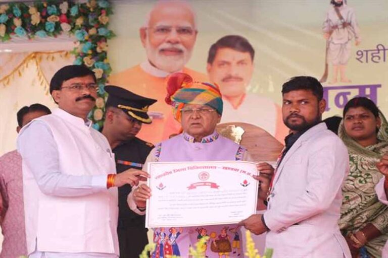 नजातीय जननायकों का स्वतंत्रता संग्राम में योगदान अभिनंदनीय : राज्यपाल पटेल