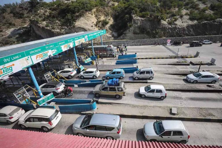 10 अप्रैल से टोल प्लाजा पर नहीं चलेगा कैश, UPI से भुगतान पर लगेगा 1.25 गुना ज्यादा शुल्क