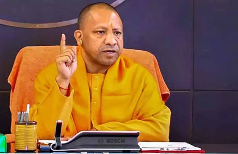 योगी सरकार का बड़ा कदम, स्कूल बनेंगे नारी शक्ति का निर्माण केंद्र