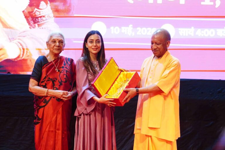 CM योगी ने ‘कृष्णावतारम्’ को किया टैक्स फ्री, मंत्रिमंडल संग देखी फिल्म